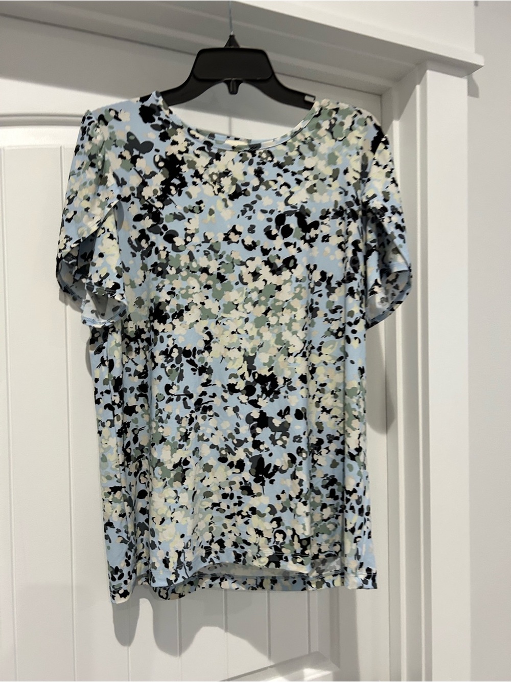 Anne Klein Light Blue Floral-Print Short Sleeve Top